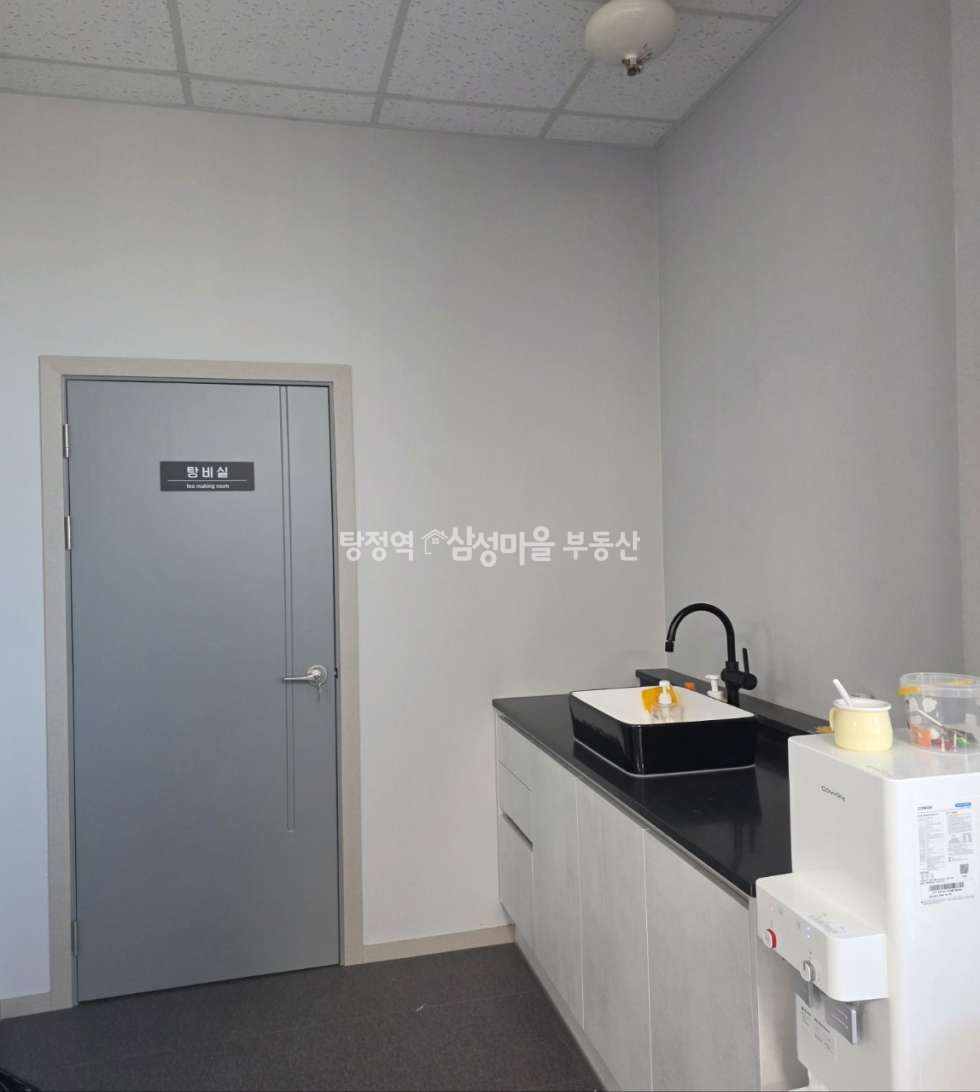 충남 천안서북구 직산읍 신갈리 125-10 주건축물제1동 (토지 942평, 건물 229평, 가설동 130평) 4공단 인근 공장 매매 매매 매물번호 10308 사진 6