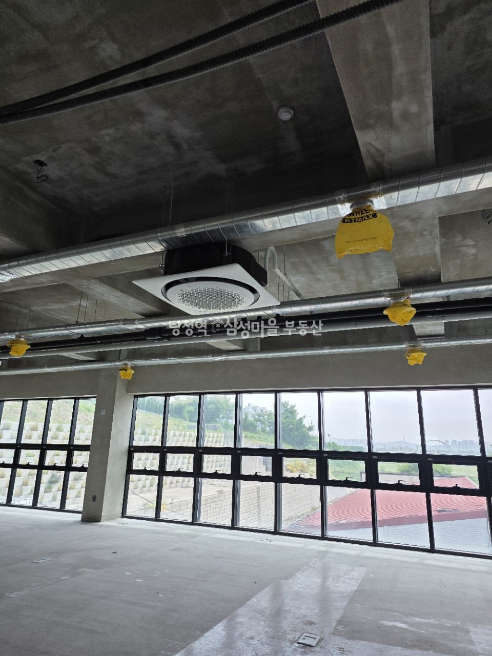 충남 아산시 염치읍 백암리 1-17 주1동 (토지 517평, 건물 1,2층 각각 83평) 염치읍 백암리 소매점, 사무실 임대 월세 매물번호 10144 사진 3
