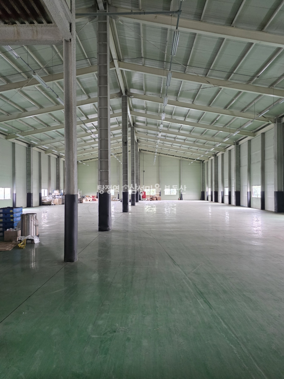 충남 천안서북구 직산읍 신갈리 206-4 물류 유통 창고(토지 2,977평, 건물 1,807평) 임대, 화물엘베 有, 5월중 입주 가능 월세 매물번호 10053 사진 15