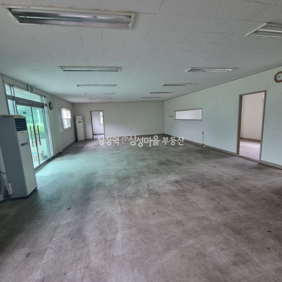 충남 천안동남구 목천읍 천정리 11-7 (성일산업) 2동 ( 건물 368평, 토지 약 1000평) 목천 IC 인근 공장 임대, 사무동 있음 월세 매물번호 10206 사진 4