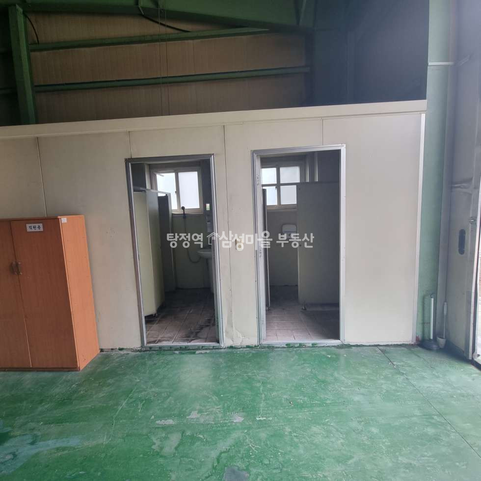 충남 천안동남구 목천읍 천정리 11-7 (성일산업) 2동 ( 건물 368평, 토지 약 1000평) 목천 IC 인근 공장 임대, 사무동 있음 월세 매물번호 10206 사진 9